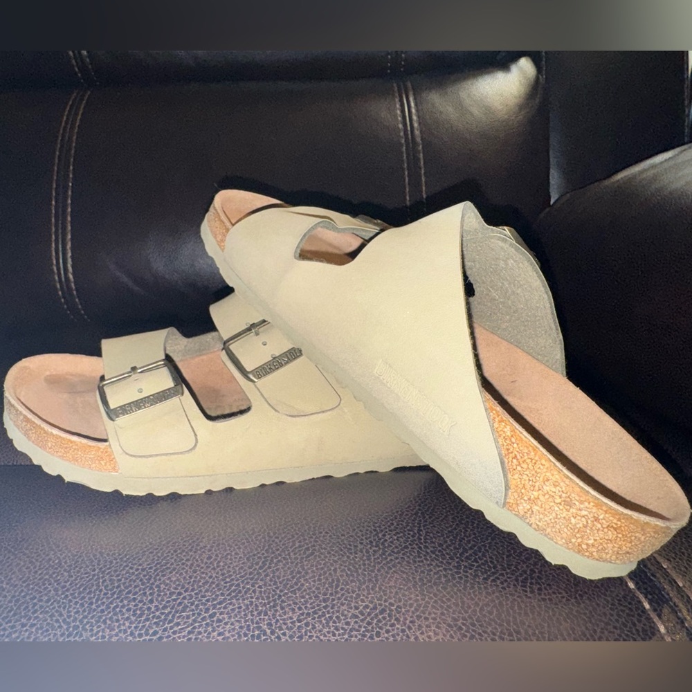 Birkenstock Arizona Sandal Men’s 6 Women’s 7.5   or size 38